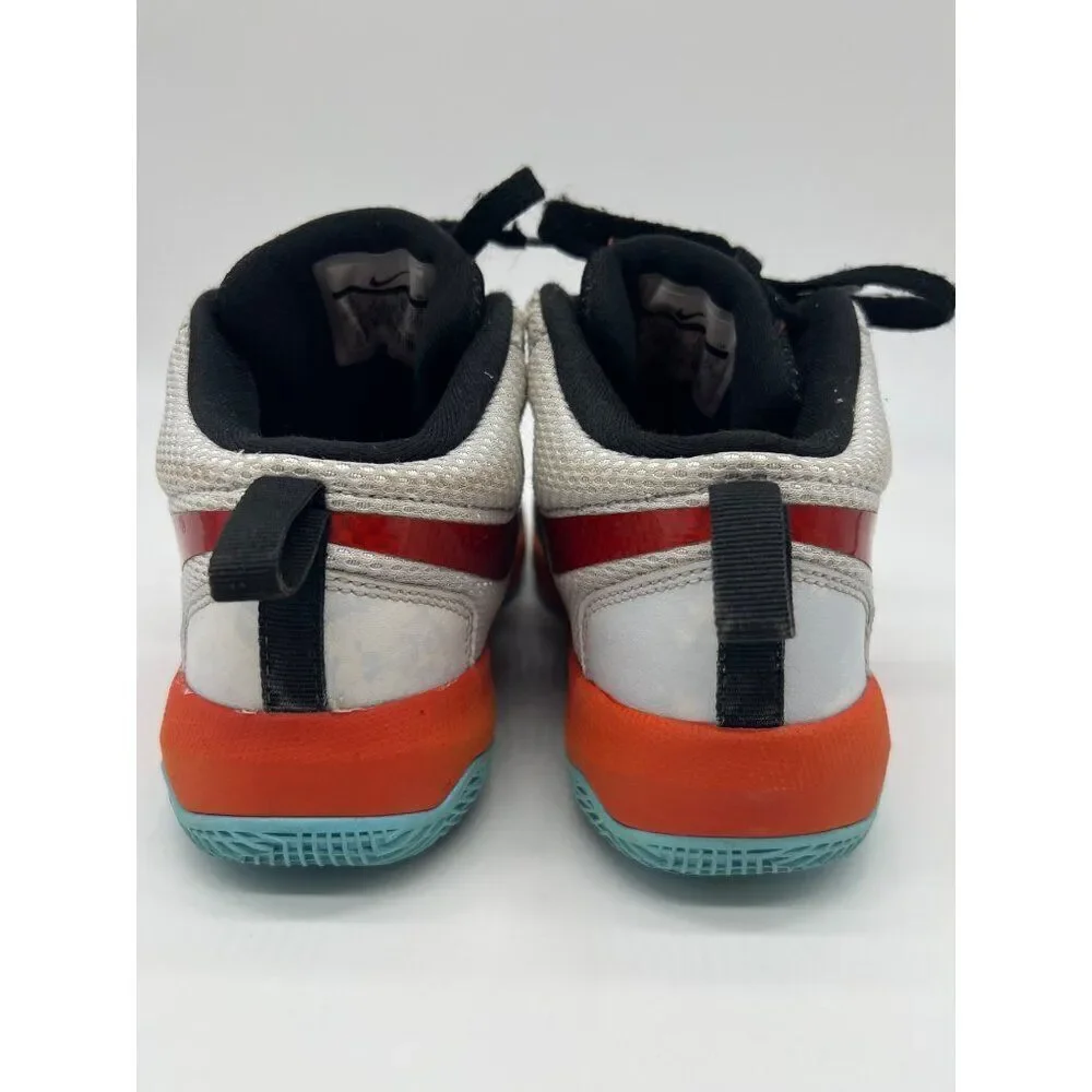 Nike Team Hustle D Sneakers Size 3 Youth